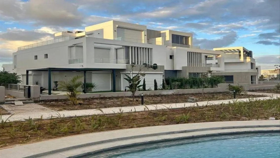 Luxury Apartment with Private Garden and Amazing Amenities for Sale
