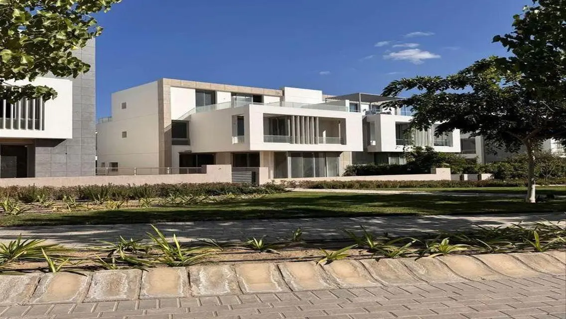 Luxury Apartment with Private Garden and Amazing Amenities for Sale