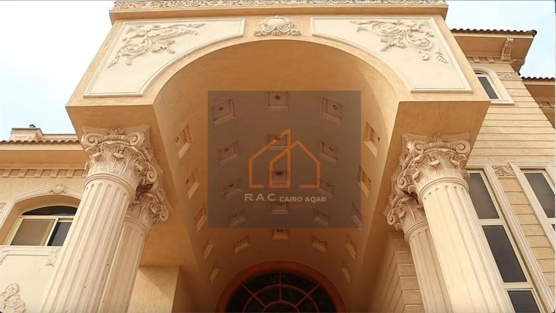 Luxury Villa for Sale with 1040 Sqm Space