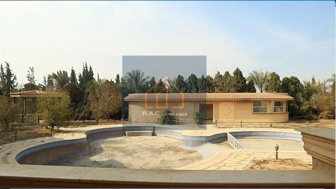 Luxury Villa for Sale with 1040 Sqm Space