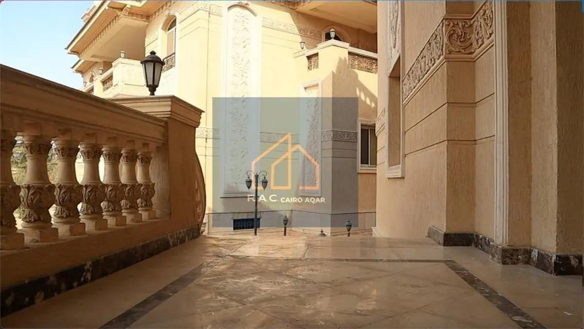 Luxury Villa for Sale with 1040 Sqm Space