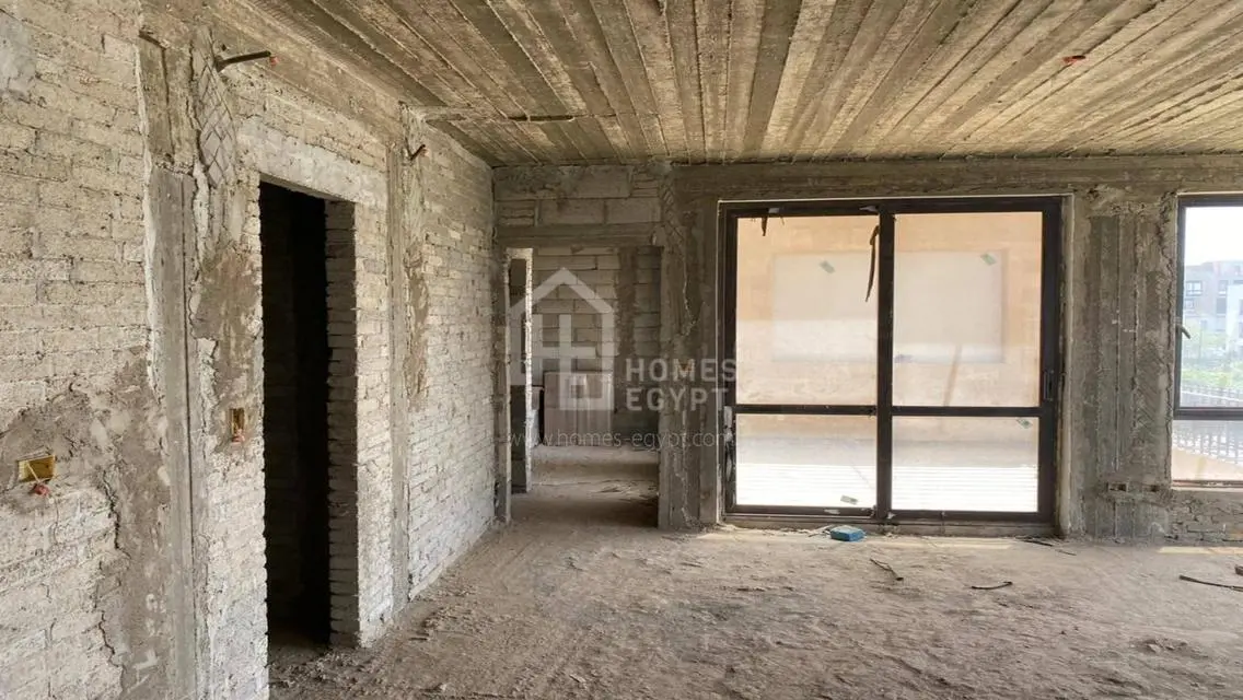 Semi-Finished City Villa for Sale in Westown