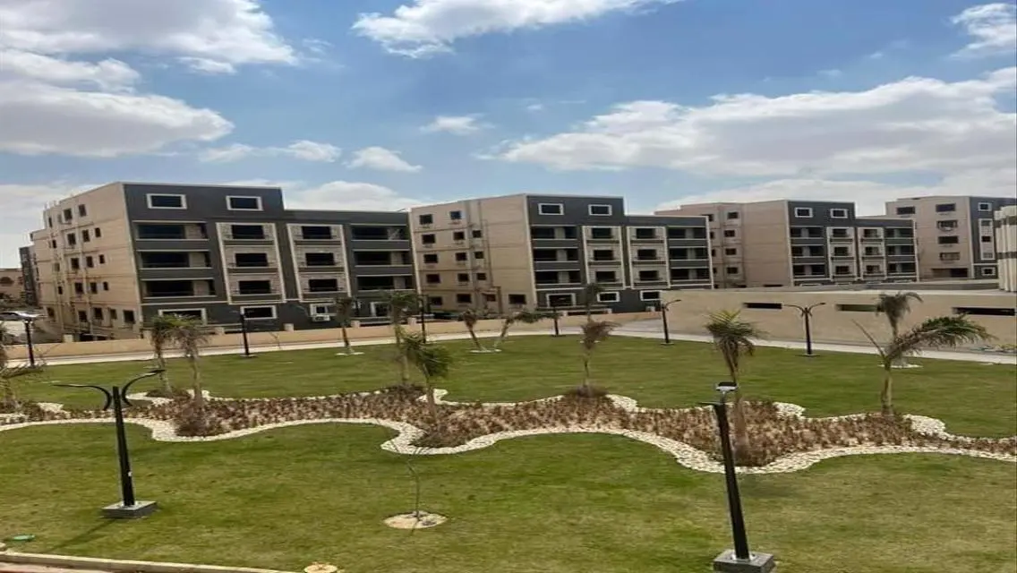 فيلا فاخرة مع شرفة وحارس أمن - فرصة لا تعوض!