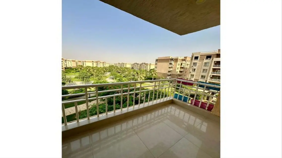 Apartment for Sale with Pool and Complete Amenities