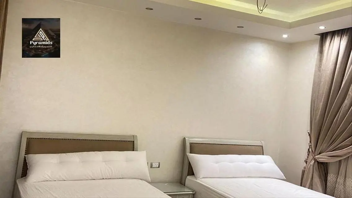 فيلا فاخرة للبيع مع مسبح خاص وحديقة