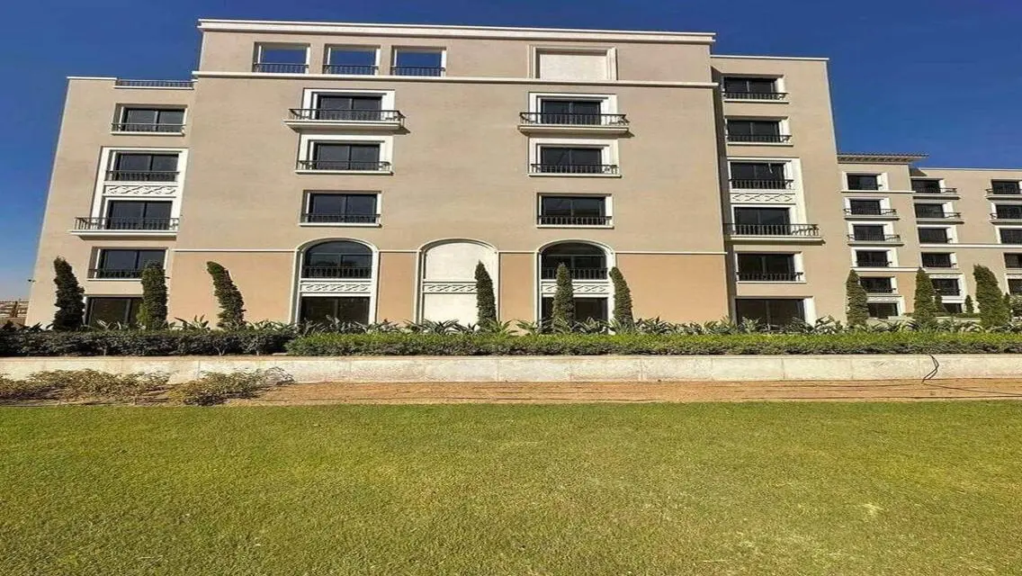 Stunning Villa for Sale by Lakes with 2000 Square Meters