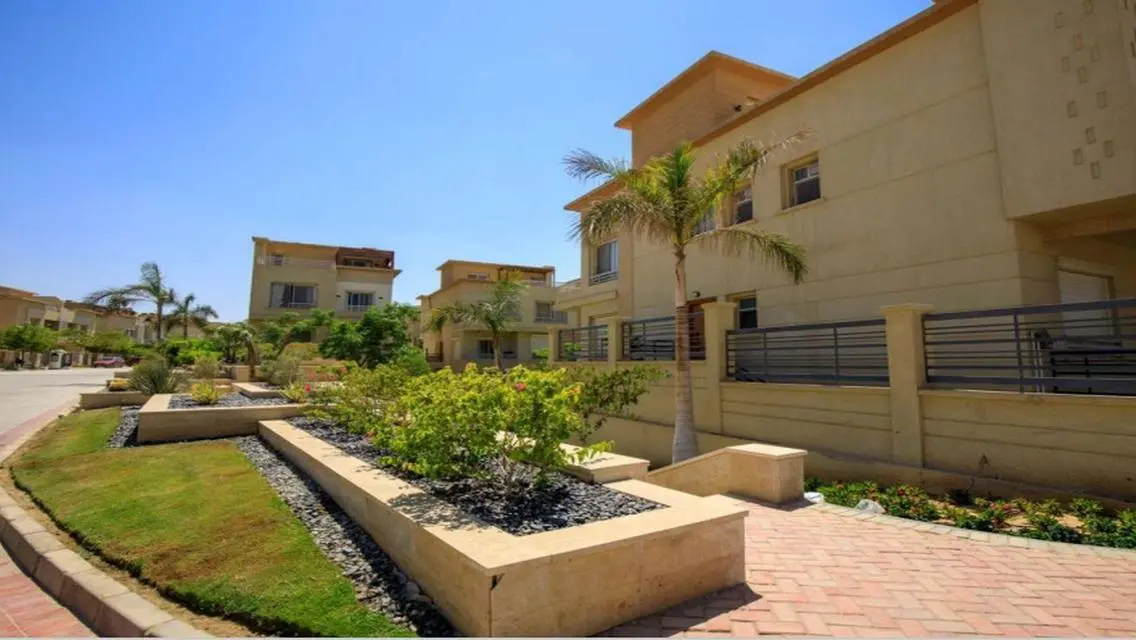Luxury Apartment with Private Garden and Shared Pool