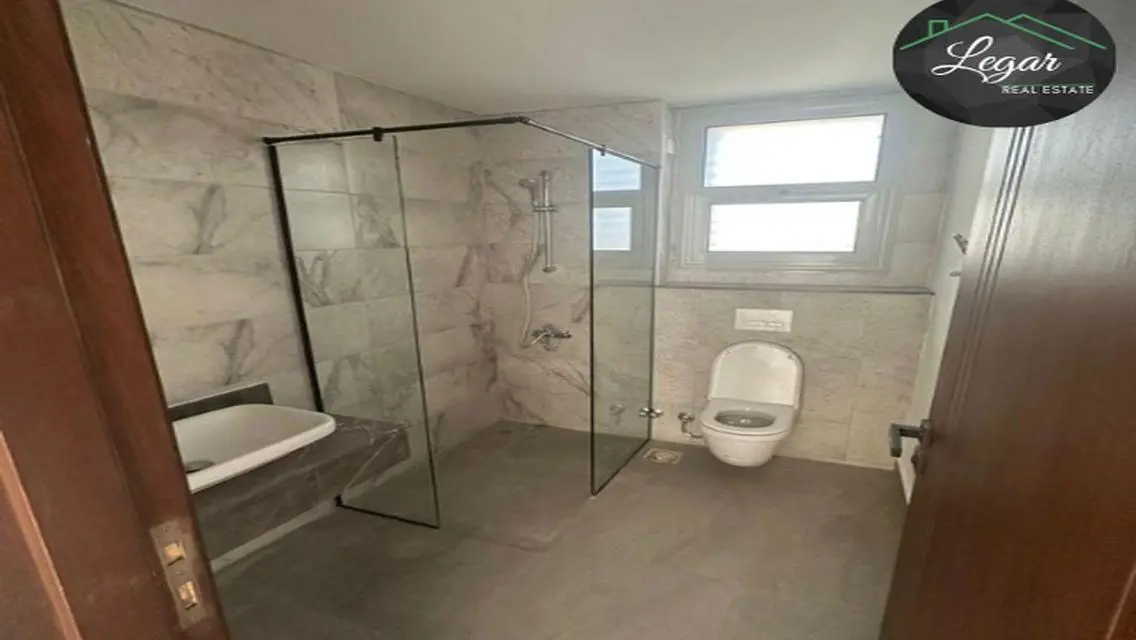 Luxury Apartment for Sale in Palm Parks