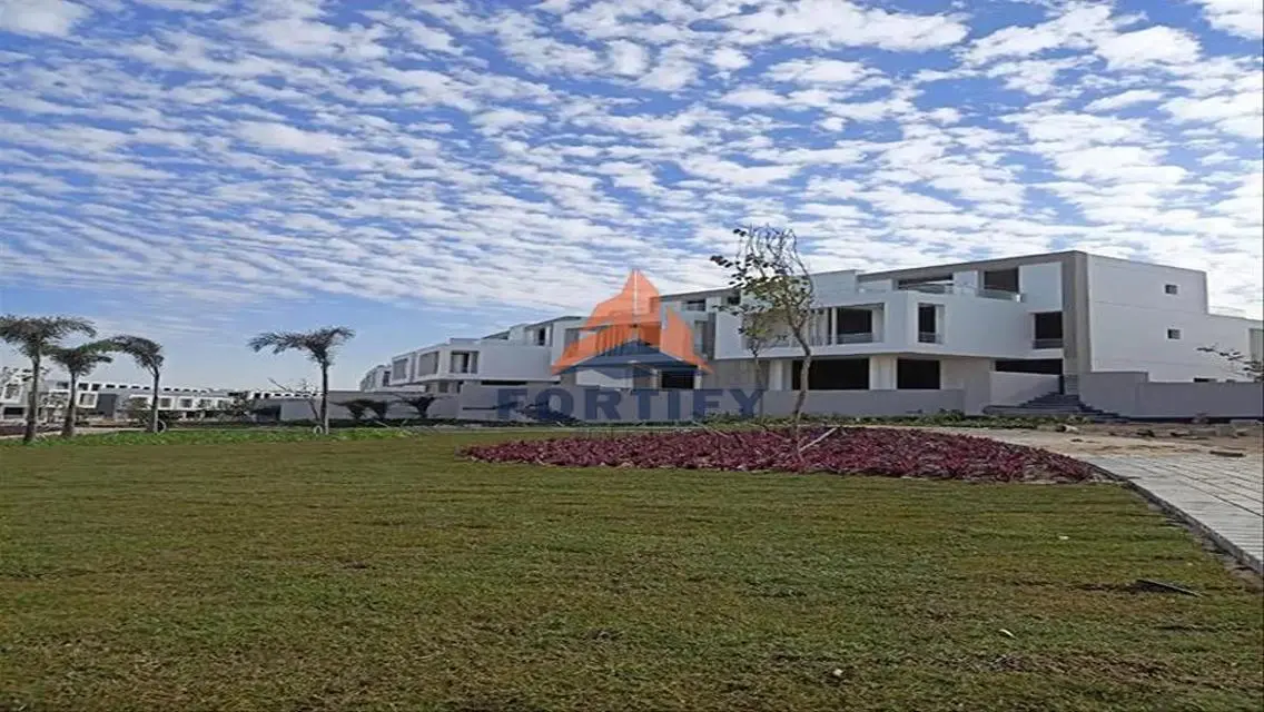 Luxury Villa for Sale at 5,800,000 EGP in Prime Location