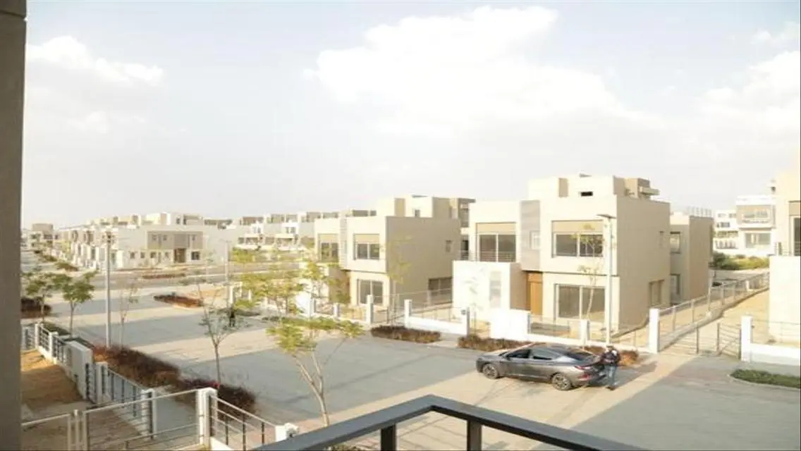 فيلا فاخرة مع حديقة خاصة ومسبح