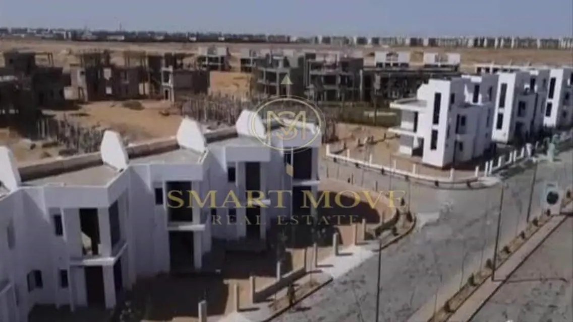 عقار فاخر للبيع بمساحة شاسعة
