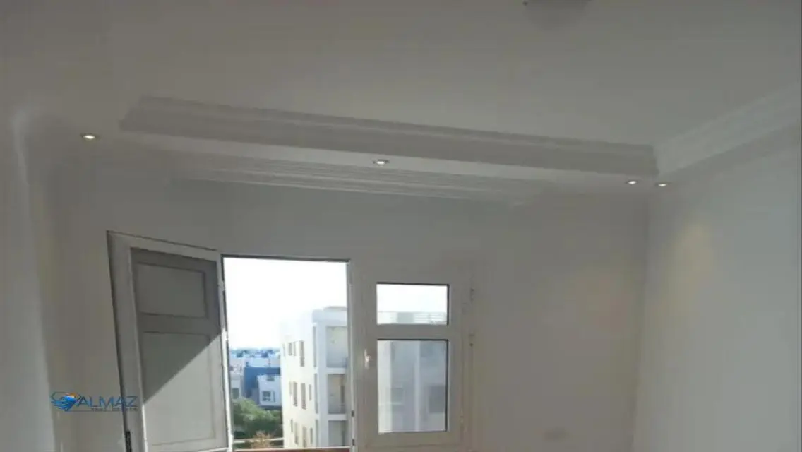 شقة فاخرة بمساحة متميزة في موقع ممتاز