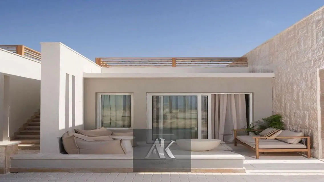 Luxury Villa for Sale Overlooking Lakes in Florida