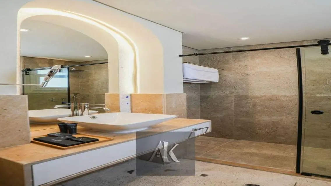 Luxury Villa for Sale Overlooking Lakes in Florida