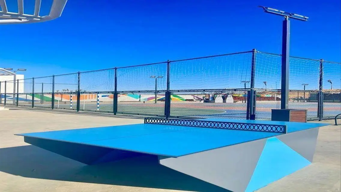 Luxurious Commercial Property with Stunning Amenities