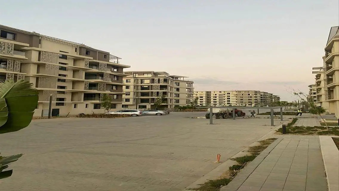 Luxurious Commercial Property with Stunning Amenities