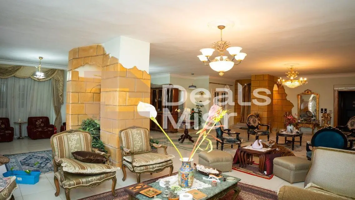 فيلا فاخرة للبيع بمساحة 285 متر