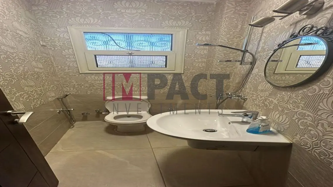 فيلا فاخرة مع حديقة خاصة ومسبح