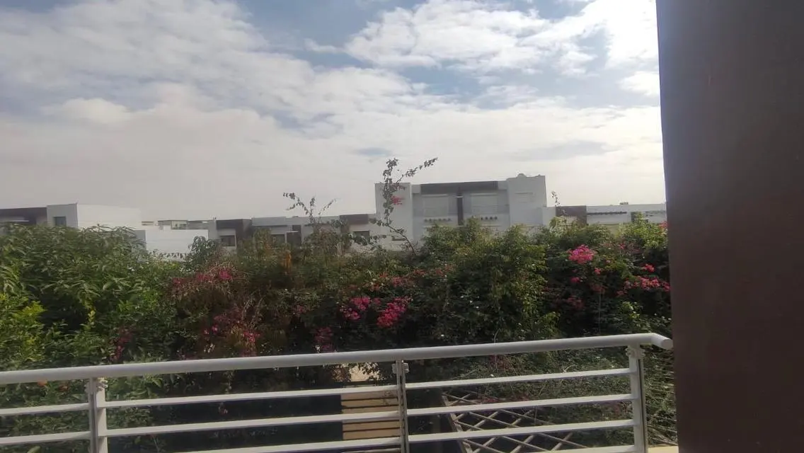 فيلا فاخرة للبيع مع مسبح خاص وجميع المرافق
