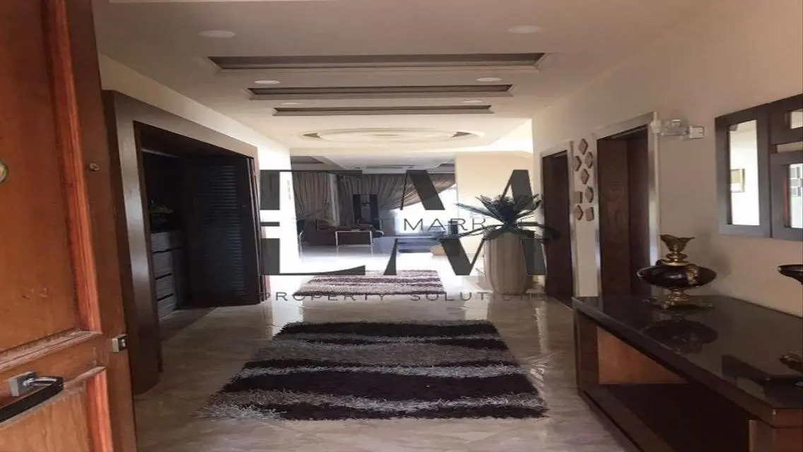شقة فاخرة للبيع في منطقة متميزة
