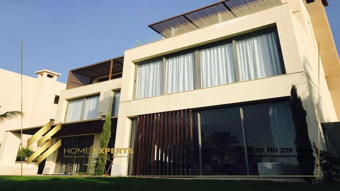 Luxury Villa with Private Garden and Pool