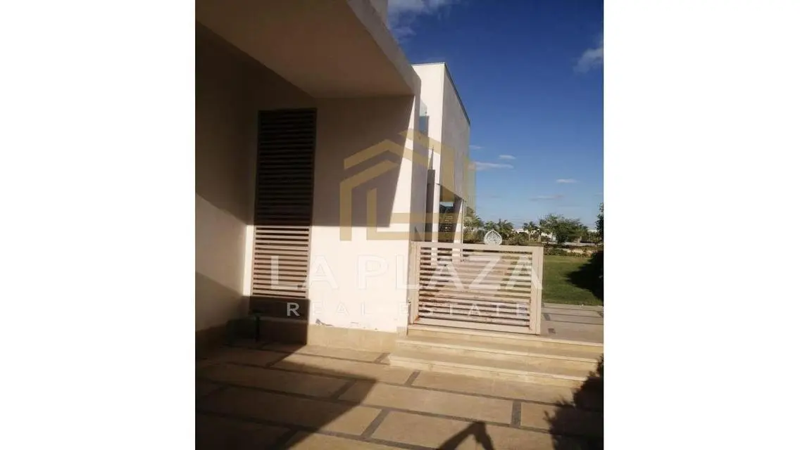 Elegant Seashell Property