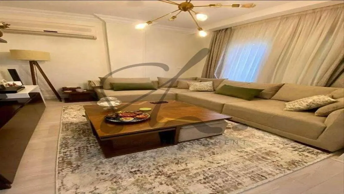 Luxurious House with Spacious Private Garden and Pool