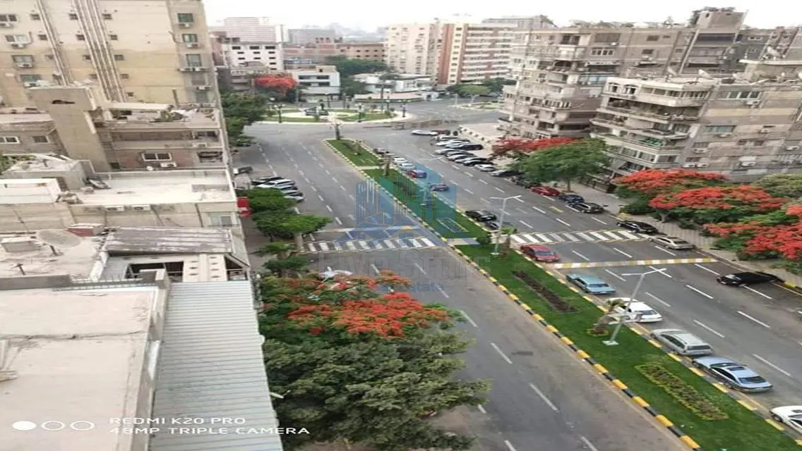 شقة فاخرة للبيع مع حديقة خاصة