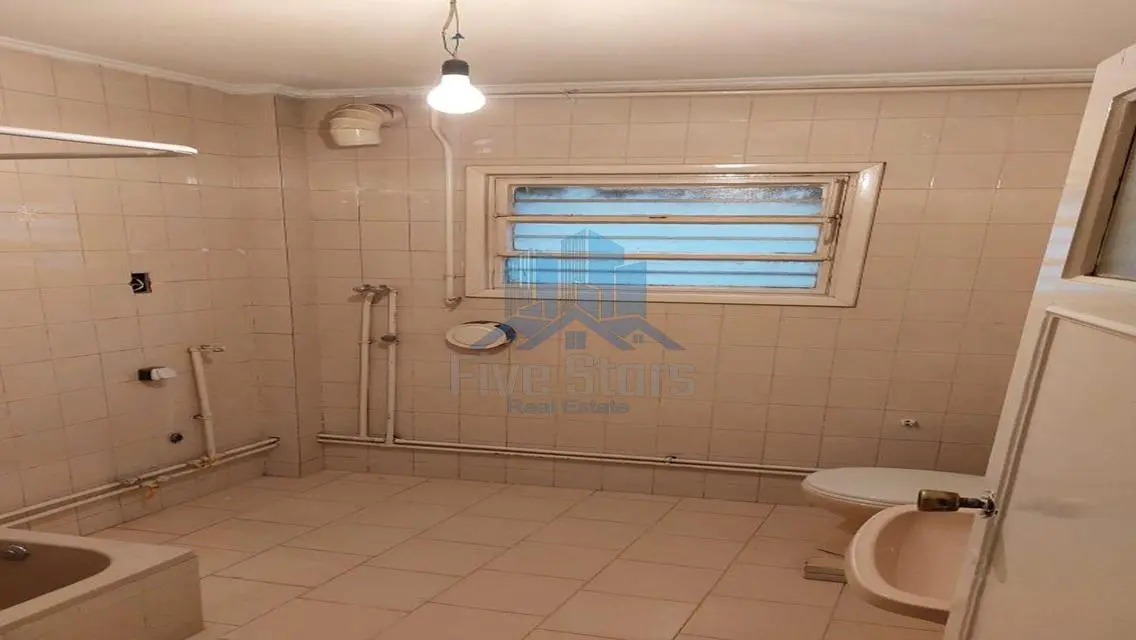 شقة فاخرة للبيع مع حديقة خاصة