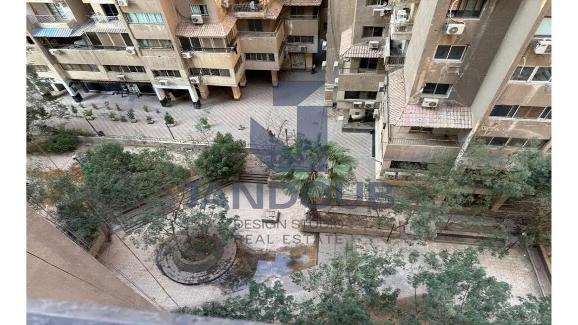فيلا فاخرة للبيع بإطلالة مميزة