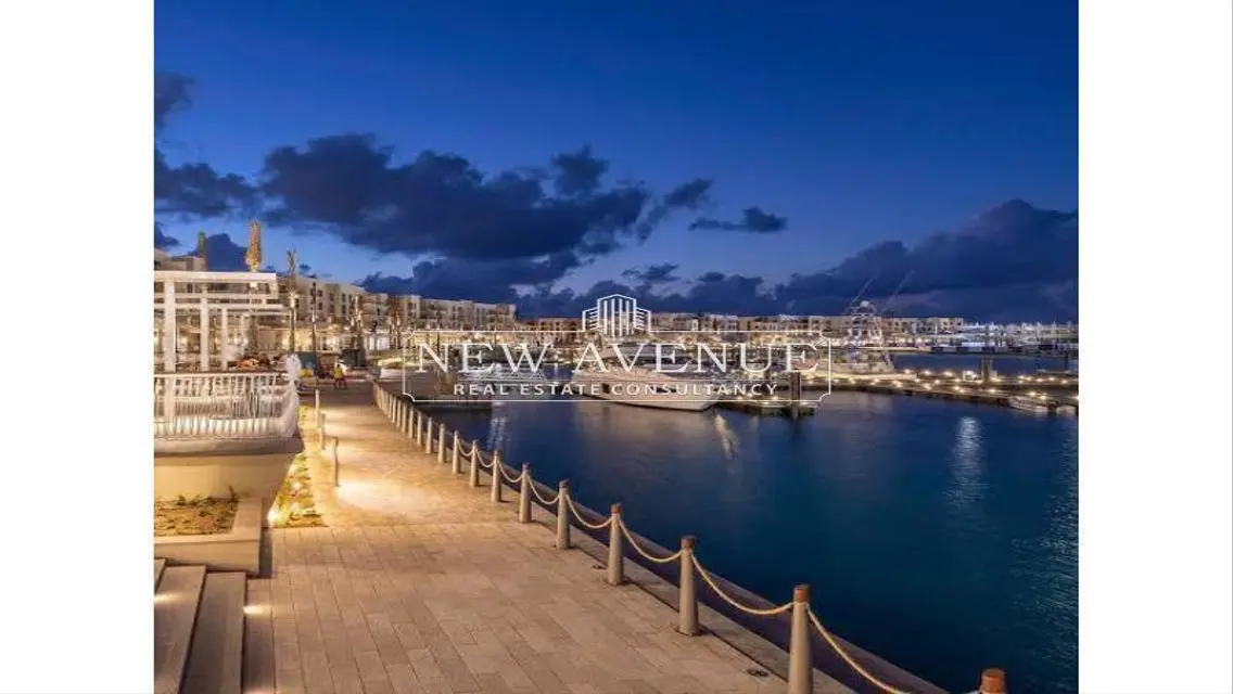 Luxurious Home with Private Garden and Health Club in the Heart of the City