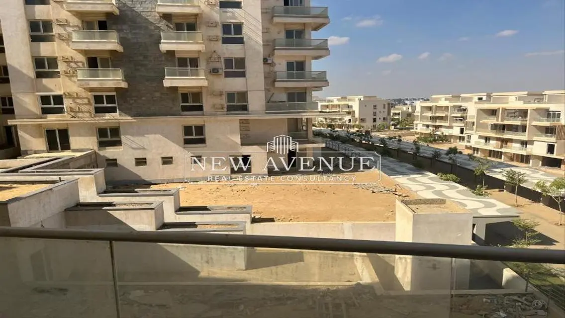 شقة رائعة للبيع بمساحة 230 متر 3 غرف و 3 حمامات