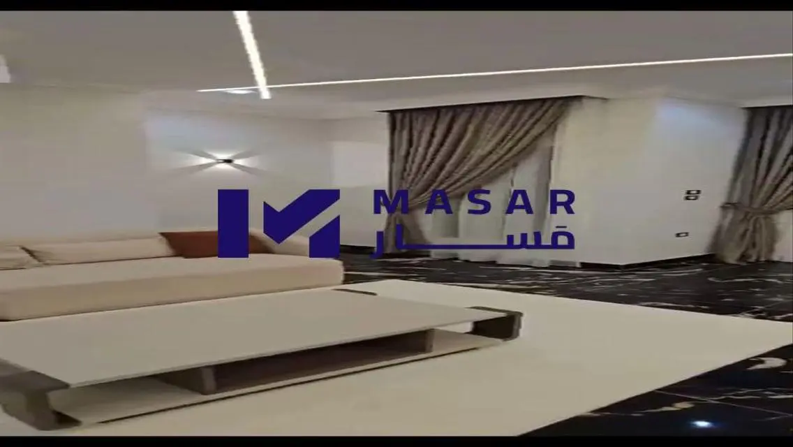 شقة رائعة للبيع بمساحة 244 متر