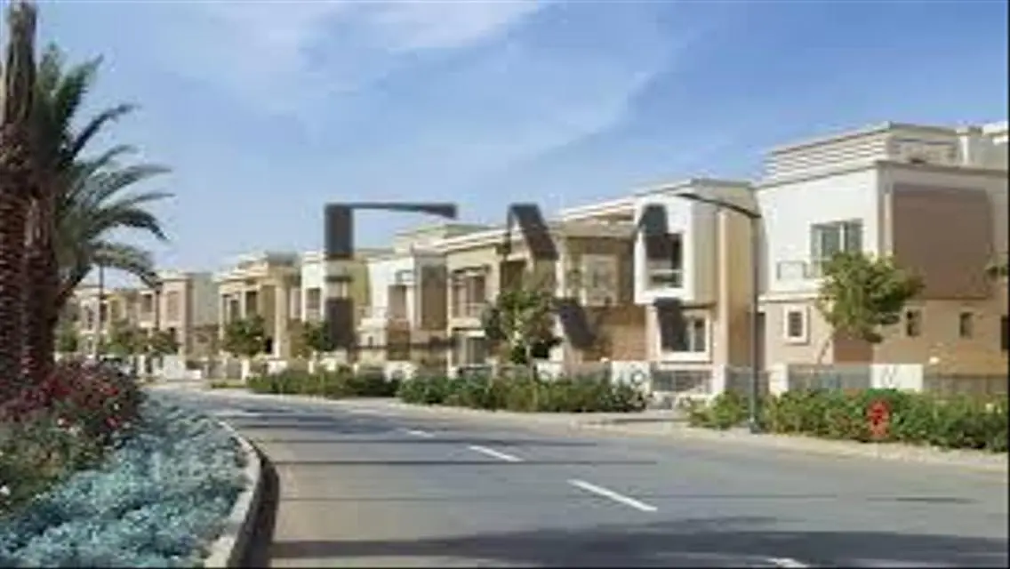 شقة فاخرة مع حديقة خاصة للبيع