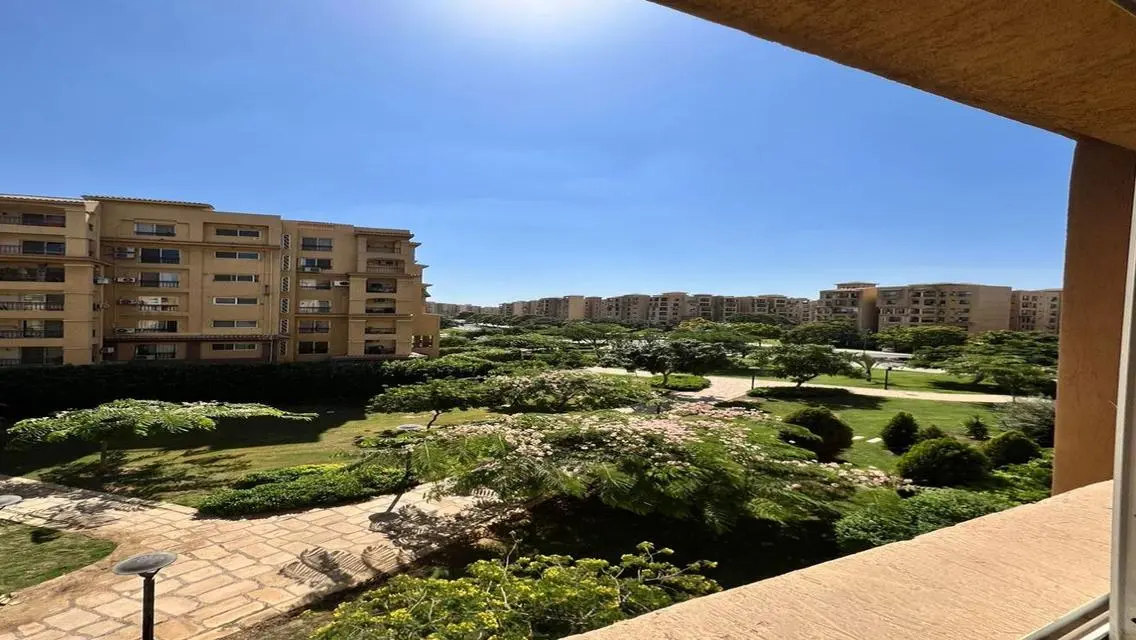 شقة فاخرة - B1-100 - بـ 4,650,000 جنيه