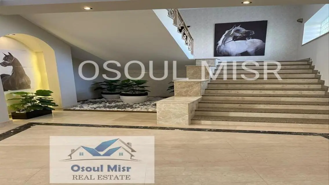 فيلا مميزة للبيع بمساحة 1200 متر