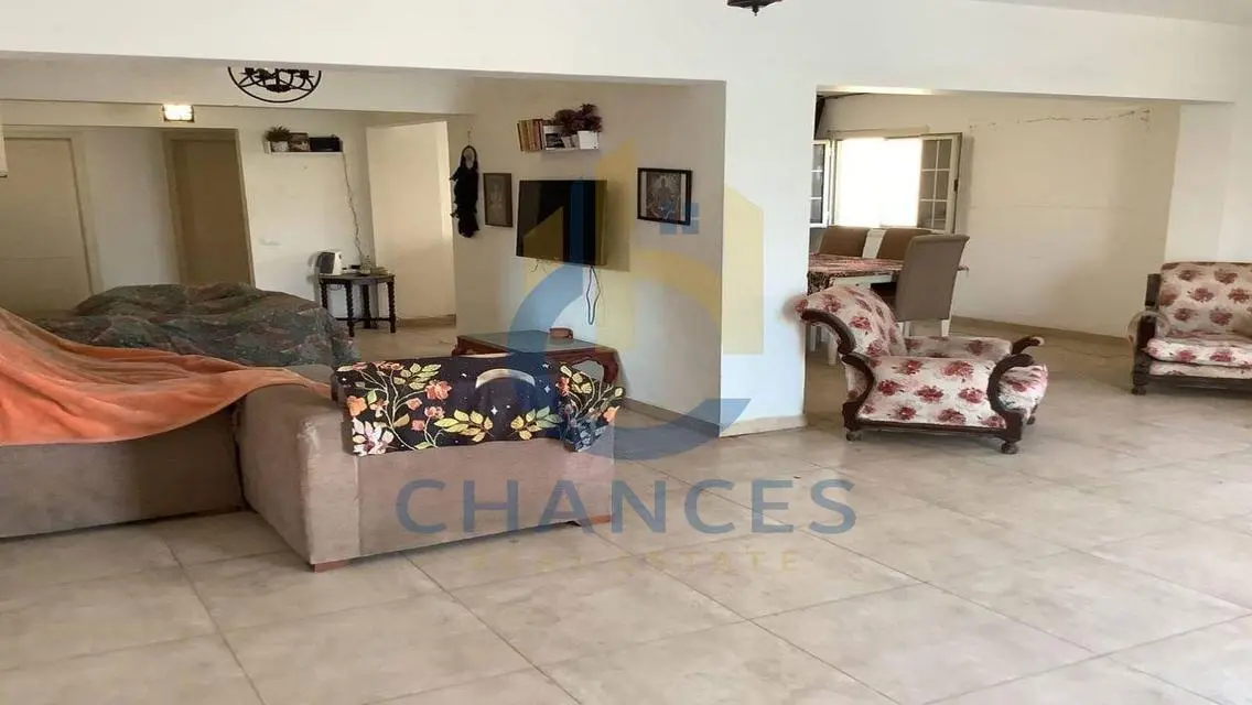 Luxurious Apartment in the City Center with Stunning Balcony