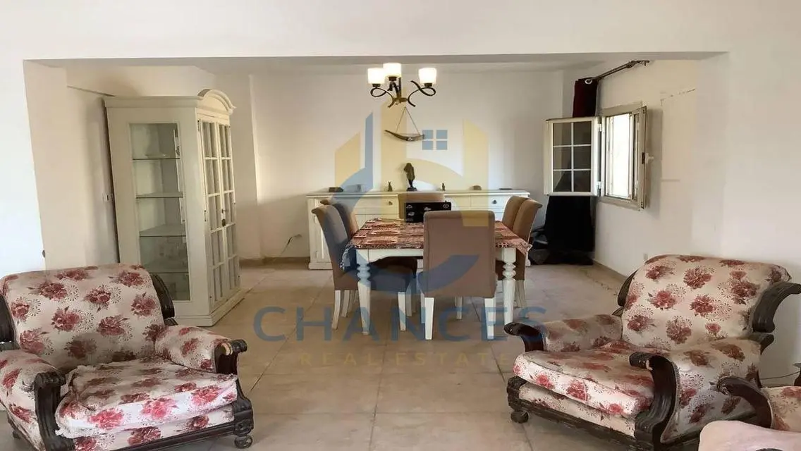 Luxurious Apartment in the City Center with Stunning Balcony