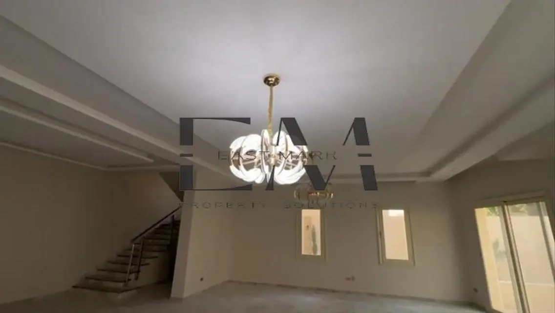 شقة للبيع بمساحة 375 متر