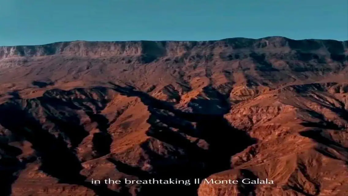 شقة رائعة بإطلالة مميزة على البحر في IL Monte Galala