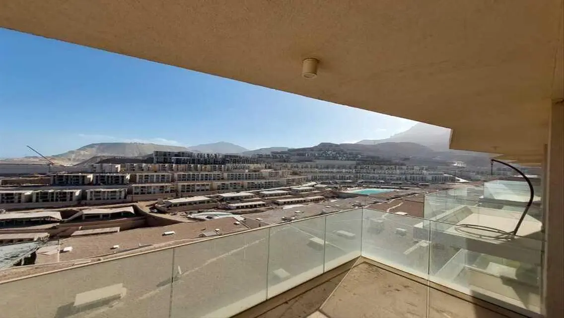 شقة رائعة بإطلالة مميزة على البحر في IL Monte Galala