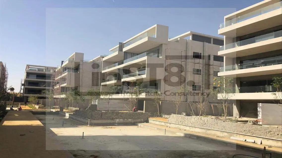 Luxury Villa for Sale in ST81 with Private Pool and Garden