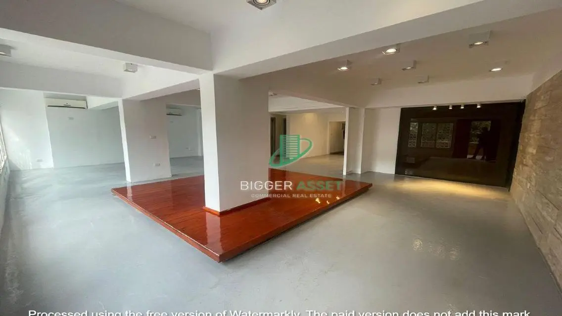Spacious 400sqm Apartment for Sale in Prime Location
