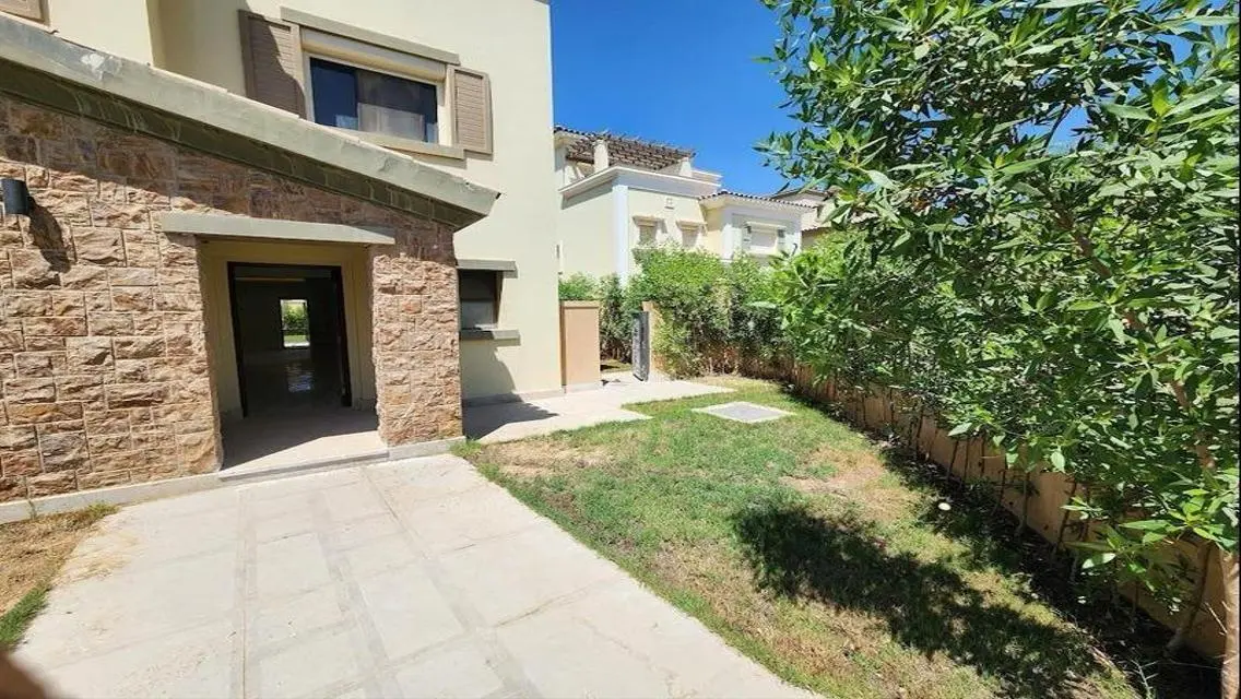 Luxurious Apartment with Modern Amenities for Sophisticated Living