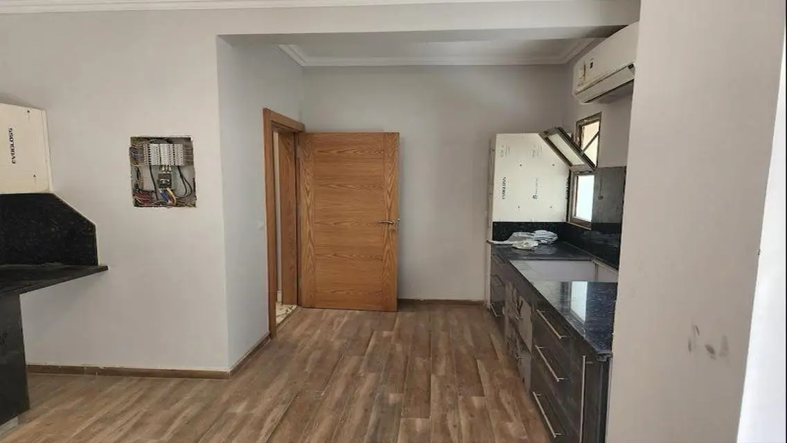 Luxurious Apartment with Modern Amenities for Sophisticated Living
