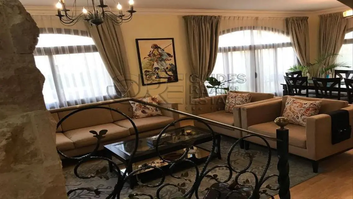 شقة فاخرة للبيع بمساحة مريحة في موقع مميز