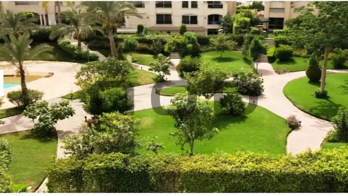 شقة فاخرة في وسط المدينة مع حديقة خاصة ومسبح