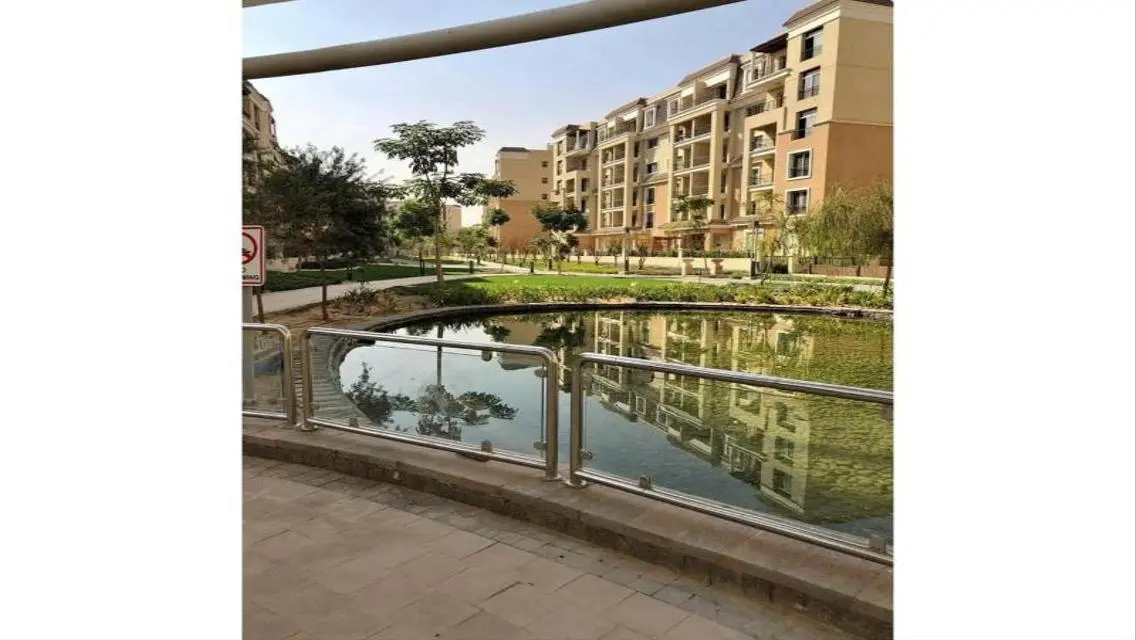 شقة فاخرة للبيع بمساحة شاسعة