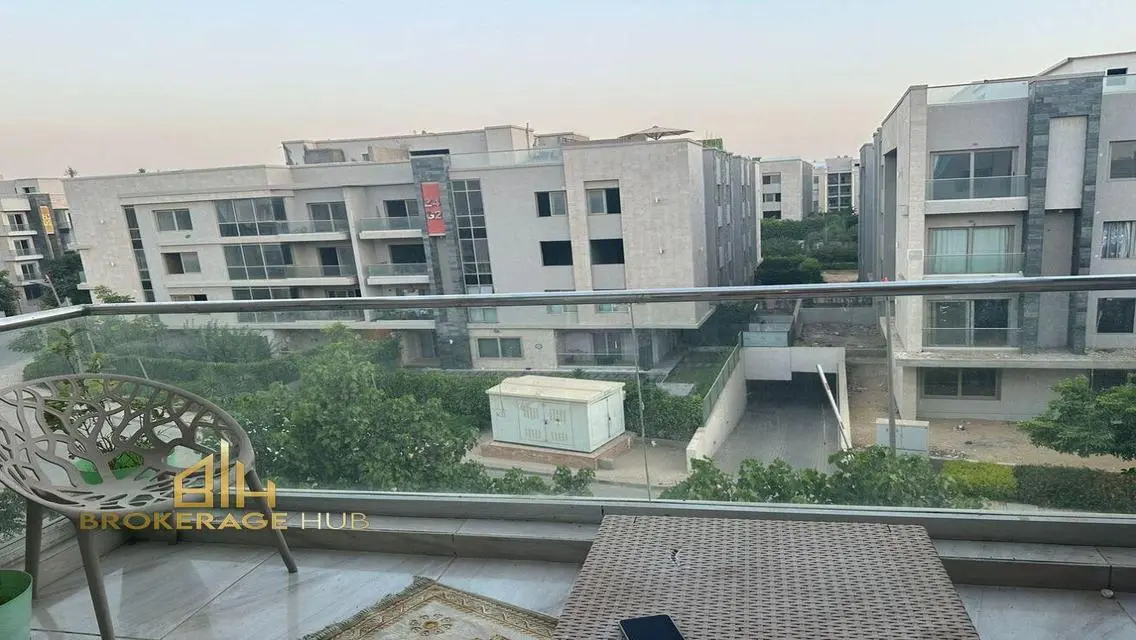فيلا فاخرة للبيع بمساحة مريحة