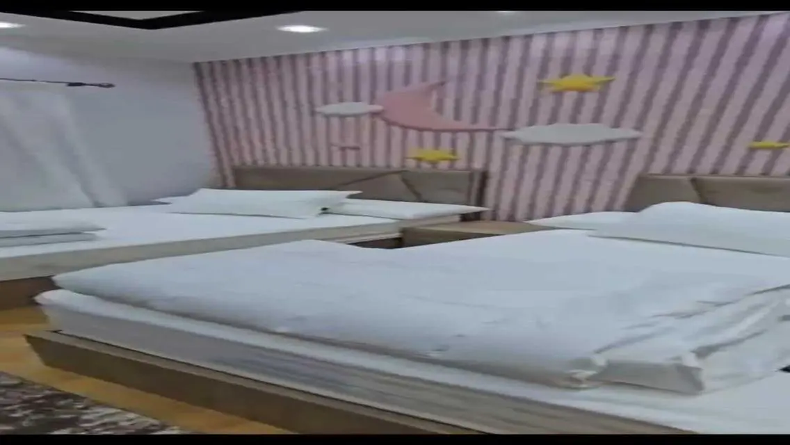 شقة مميزة 3 غرف نوم مع حديقة خاصة ومرافق متميزة